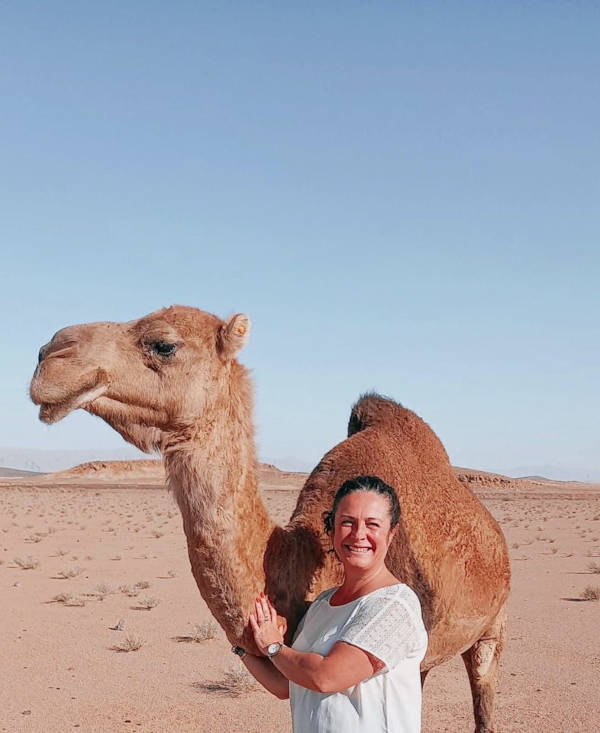 laeti-event-sejours-maroc-laetitia-dromadaire-desert